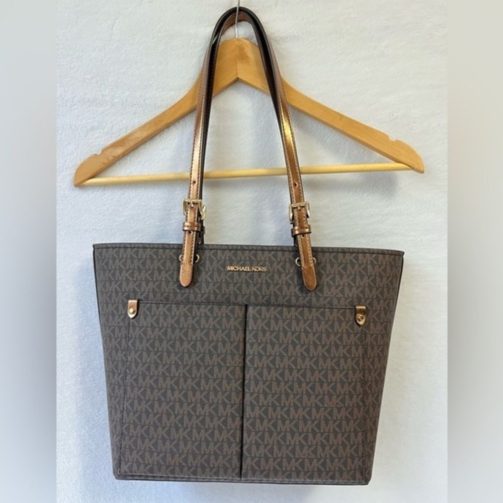 MK Jet Set Medium Signature Logo All Over Print Pocket Tote‎ Bag $550 - Picture 2 of 7